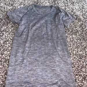 Lululemon active tee!!